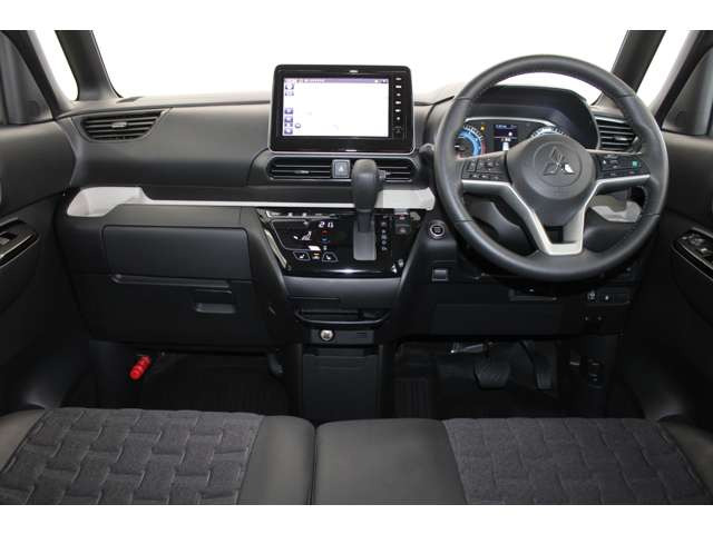 デリカミニT プレミアム 4WD