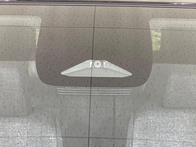 �y�g���^�Z�[�t�e�B�Z���X�z���s���ɑO���̎ԗ�����F�����A�Փ˂������Ȏ��͌x��ƃu���[�L�ŏՓˉ���Ɣ�Q�y�����A�V�X�g�B�����S�Ƀh���C�u�����y���݂��������܂��B