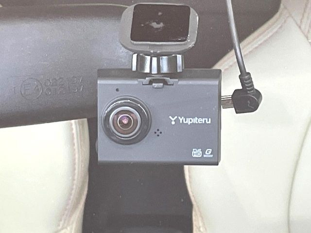 �y�h���C�u���R�[�_�[�z�h���C�u���R�[�_�[����!���s���͂������A������^�]�⎖�̂ɑ��������ہA�f���ŋL�^���A����̃��X�N�ɔ����܂��B���L�^�pSD�J�[�h�͂��q�l�����g�ł��������������K�v������܂��B