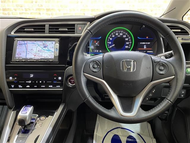 シャトル1.5 ハイブリッド Z