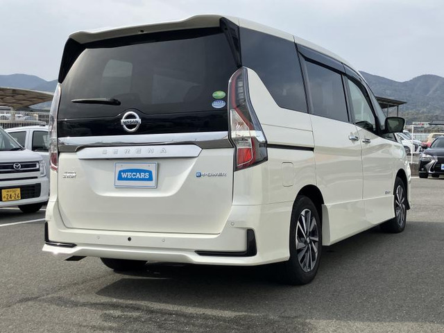 セレナ1.2 e-POWER ハイウェイスターV