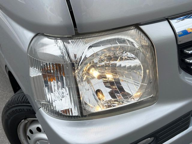 夜間や荒天時により良好な視界で安心な走行をご希望される方には【高輝度LEDヘッドライト】の取付がおすすめ!多くのお客様にご好評いただいております♪