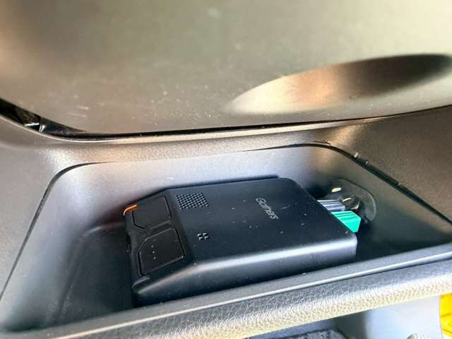 気になるお車がありましたら右の電話番号から直接お店にお問い合わせください。支払方法から車両情報、状態までなんでもご説明させて頂きます。スタッフ一同ご連絡お待ちしております。