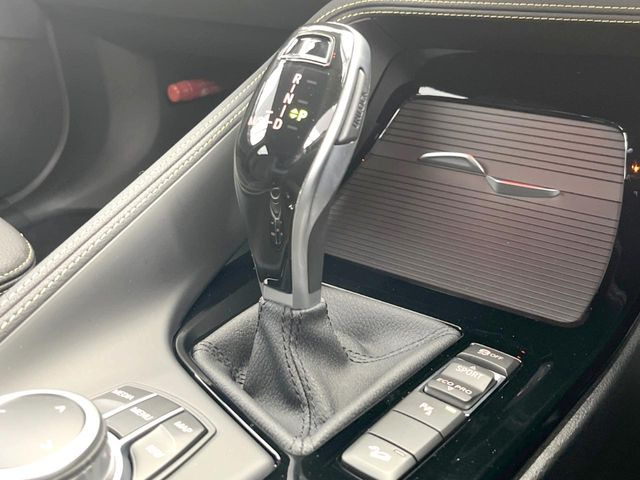 ●MTモード付きAT:通常は自動でおこなわれる変速(ギアチェンジ)をドライバーの操作によって意図的に変えられるシステムです。より一層普段のドライブをお楽しみいただけます!