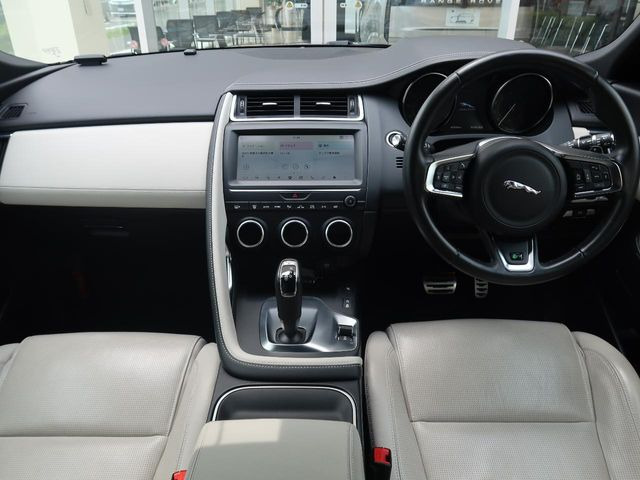 EペイスRダイナミック SE 2.0L P250 4WD