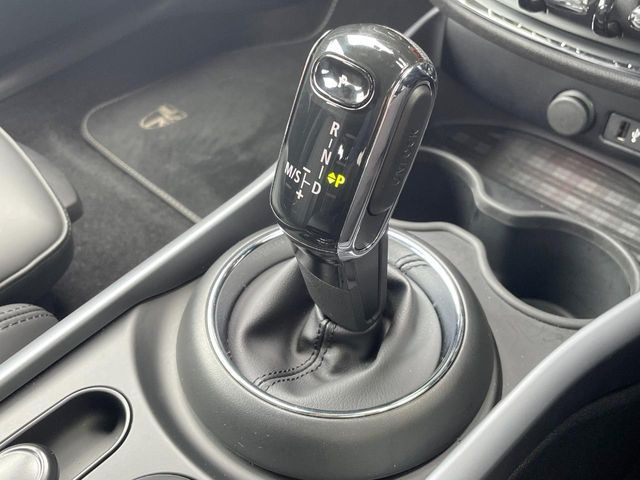 ��MT���[�h�t��AT:�ʏ�͎����ł����Ȃ���ϑ�(�M�A�`�F���W)���h���C�o�[�̑���ɂ���ĈӐ}�I�ɕς�����V�X�e���ł��B����w���i�̃h���C�u�����y���݂��������܂�!