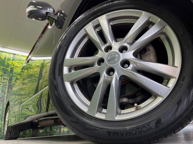 �O�ςɃ}�b�`���������A���~�z�C�[���𑕒����Ă���܂��B�e��ЊO�A���~�z�C�[����A�X�^�b�h���X�^�C�����戵�����Ă���܂��B���񂲑��k����������