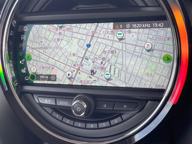 �������i�r:��̊��̂���i�r�́A����������ԓ������o���Ă���܂��B�I�[�f�B�I�@�\���[�����Ă���܂��̂ŁA�^�]�����y���߂܂���