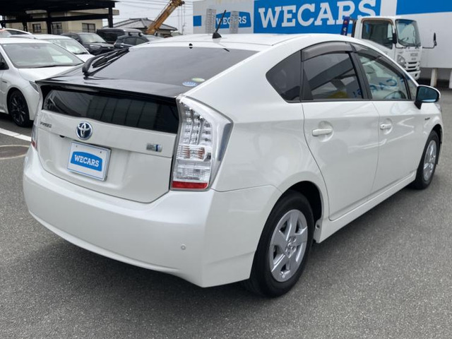 プリウス1.8 S LEDエディション