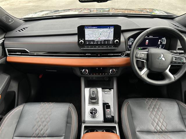 アウトランダーPHEV 2.4 P 4WD