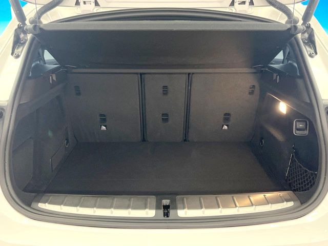 ●トランクルーム:趣味が広がる収容スペース!これだけの広さがあればお買い物やレジャーなどにも最適です!使用感も少なくきれいな状態を維持しております。