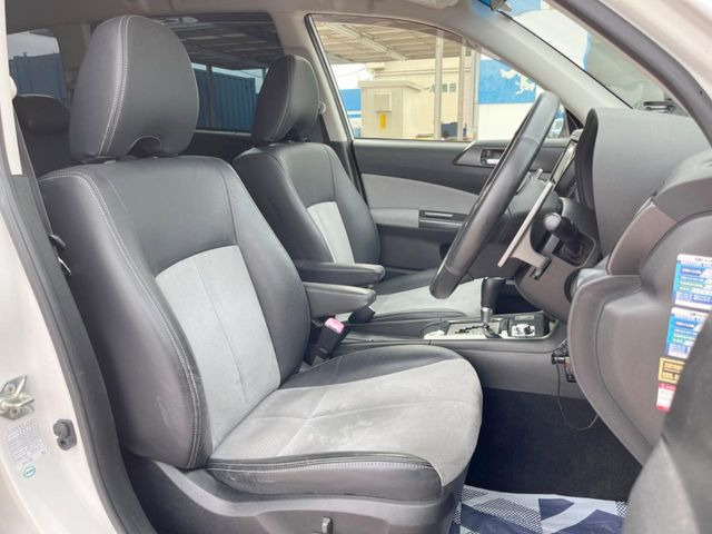 �y�n�[�t���U�[�V�[�g�z�������ƍ���S�n�𗼗������l�C�̃V�[�g���w�ʁE���ʂ̃t�@�u���b�N�f�ނ́A�ʋC���̗ǂ��⊊��ɂ����ɗD��Ă��܂��B�C���╞���ɍ��E���ꂸ���K�ɂ���肢�������܂��B