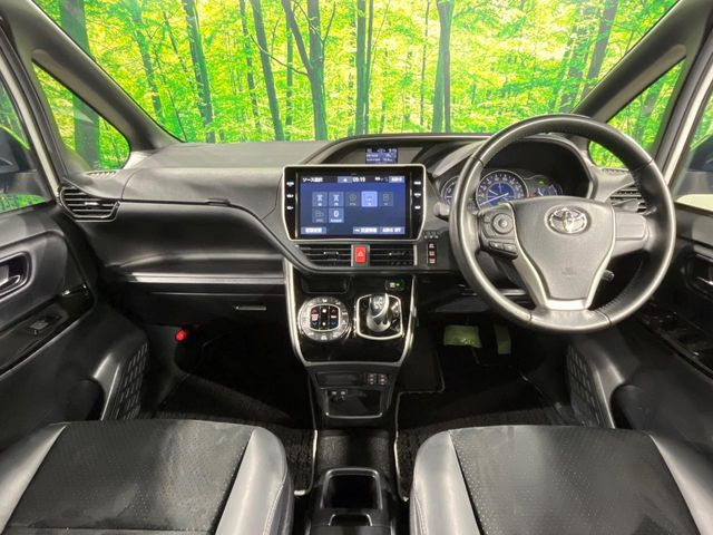 ヴォクシー1.8 ハイブリッド ZS 煌III