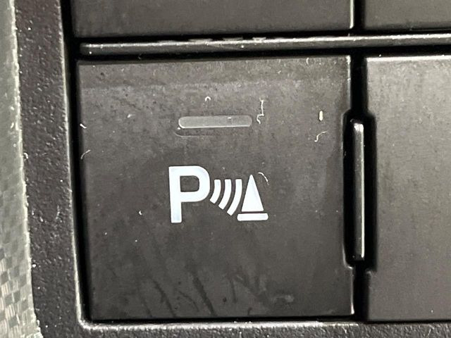 【コーナーセンサー】バンパーに付いたセンサーが障害物を検知!一定の距離に近づくとアラートで教えてくれます♪狭い駐車スペースや車庫入れ時も安心ですね☆