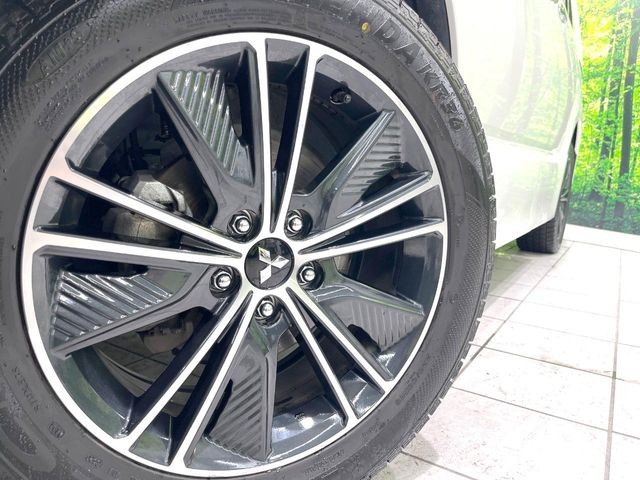 �y����18�C���`�A���~�z�C�[���z�O�ςɃ}�b�`���������A���~�z�C�[���𑕒����Ă���܂��B�e��ЊO�A���~�z�C�[����A�X�^�b�h���X�^�C�����戵�����Ă���܂��B���񂲑��k����������