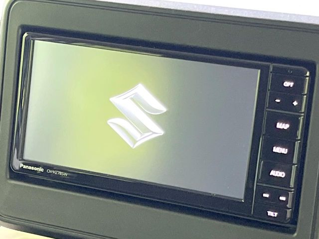 【純正ナビ】人気の純正ナビを装備。オーディオ機能も充実しており、Bluetooth接続すればお持ちのスマホやMP3プレイヤーの音楽を再生可能!毎日の運転がさらに楽しくなります!!