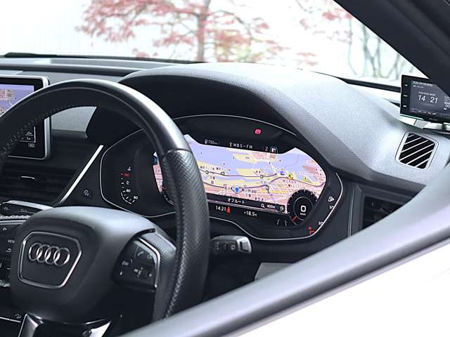 Q545 TFSI クワトロ スポーツ Sラインパッケージ 4WD