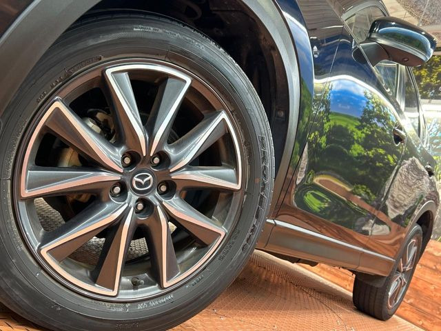 �y����19�C���`�A���~�z�C�[���z�O�ςɃ}�b�`���������A���~�z�C�[���𑕒����Ă���܂��B�e��ЊO�A���~�z�C�[����A�X�^�b�h���X�^�C�����戵�����Ă���܂��B���񂲑��k����������