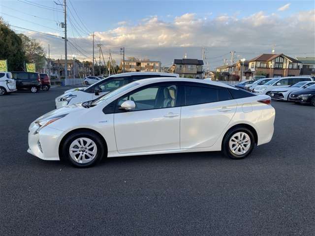 プリウス1.8 S セーフティ プラス