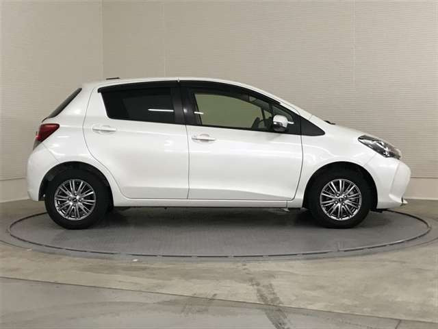 ヴィッツ1.0 F スマートストップパッケージ