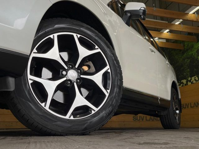 �y����18�C���`�A���~�z�C�[���z�O�ςɃ}�b�`���������A���~�z�C�[���𑕒����Ă���܂��B�e��ЊO�A���~�z�C�[����A�X�^�b�h���X�^�C�����戵�����Ă���܂��B���񂲑��k����������