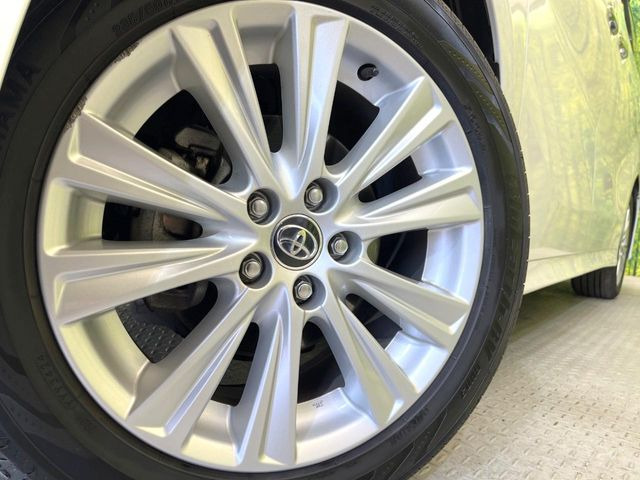 �y����18�C���`�A���~�z�C�[���z�O�ςɃ}�b�`���������A���~�z�C�[���𑕒����Ă���܂��B�e��ЊO�A���~�z�C�[����A�X�^�b�h���X�^�C�����戵�����Ă���܂��B���񂲑��k����������