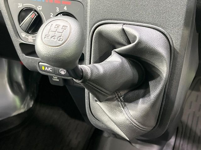 【フロア5速MT】走りの6速MT!!スポーティーな走行をお楽しみいただけます♪