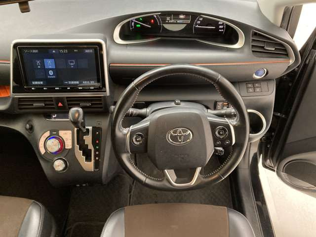 シエンタハイブリッド 1.5 ファンベース G クエロ