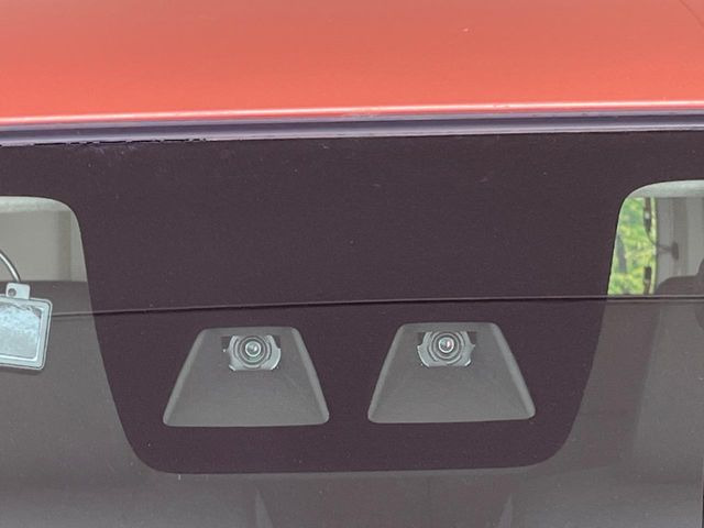 �y�X�}�[�g�A�V�X�g�z���s���ɑO���̎ԗ�����F�����A�Փ˂������Ȏ��͌x��ƃu���[�L�ŏՓˉ���Ɣ�Q�y�����A�V�X�g�B�����S�Ƀh���C�u�����y���݂��������܂��B