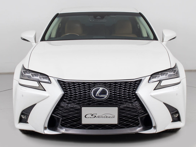 禁煙車です!室内は嫌なニオイも無く、すごく綺麗な状態です!禁煙車・・特にセダンタイプのお車では少ないですよね!!タバコのニオイが苦手なお客様必見です!快適にご乗車頂けます!!