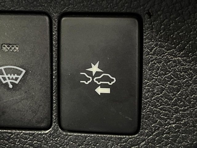 �y�g���^�Z�[�t�e�B�Z���X�z���s���ɑO���̎ԗ�����F�����A�Փ˂������Ȏ��͌x��ƃu���[�L�ŏՓˉ���Ɣ�Q�y�����A�V�X�g�B�����S�Ƀh���C�u�����y���݂��������܂��B