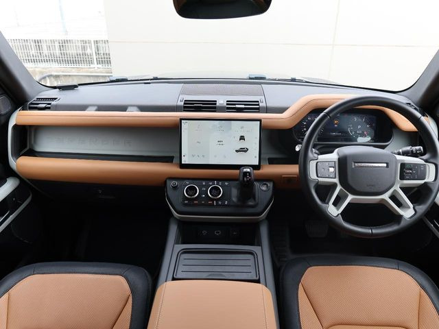 ディフェンダー110 X ダイナミック HSE 3.0L D300 ディーゼル 4WD