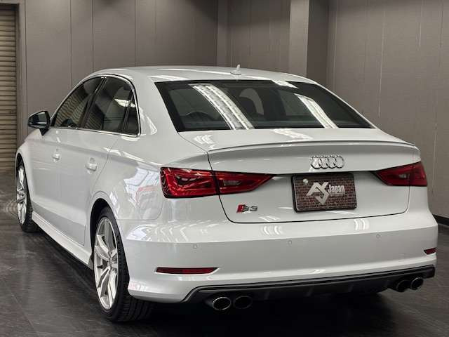 全てのお車が屋内にあるわけでは御座いませんので、来店前に事前連絡をお願い致します。