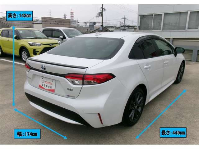 カローラ1.8 ハイブリッド W×B