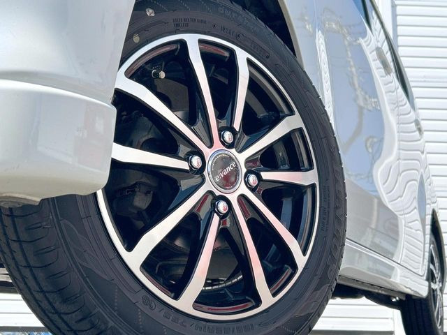 �y14�C���`�A���~�z�C�[���z�O�ςɃ}�b�`�����A���~�z�C�[���𑕒����Ă���܂��B�e��A���~�z�C�[����A�X�^�b�h���X�^�C�����戵�����Ă���܂��B���񂲑��k����������