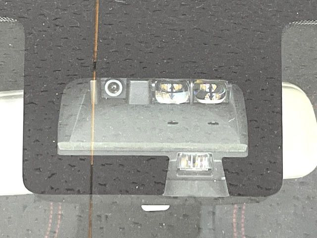 �y�X�Y�L �Z�[�t�e�B�T�|�[�g�z���s���ɑO���̎ԗ�����F�����A�Փ˂������Ȏ��͌x��ƃu���[�L�ŏՓˉ���Ɣ�Q�y�����A�V�X�g�B�����S�Ƀh���C�u�����y���݂��������܂��B