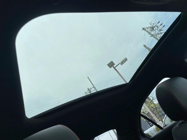 ���p�m���~�b�N�X���C�f�B���O���[�t::�唗�͂̃p�m���}���[�t�́A�㕔���Ȃɂ܂ő����Ă���A�J���I�ȋ�Ԃ����y���݂��������܂��B