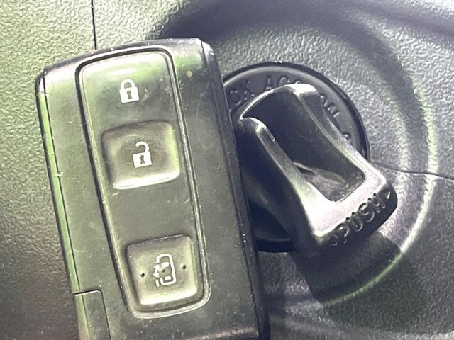 �y�L�[�t���[�V�X�e���z�J�o����|�P�b�g�ɓ��ꂽ�܂܂ł��h�A�̎{���E�������\�ȃX�}�[�g�L�[�𑕔��B�G���W���̃I���E�I�t�����J�M�����o���K�v����������Ƃ��Ă��֗��ł���