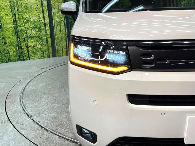 �yLED�w�b�h���C�g�z���V����ԑ��s�����ǍD�Ȏ��E���m�ۂ����S���ĉ^�]�ł��鍂�P�xLED�w�b�h���C�g�𑕔�!�_�����x�������A����d�͂��}�����Ă��܂��B