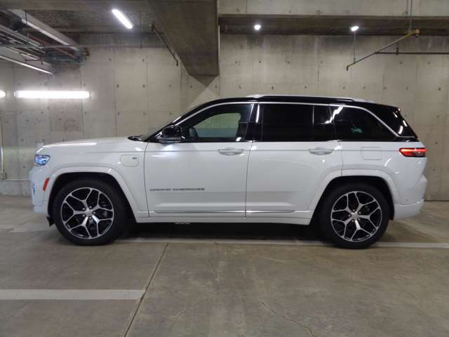 グランドチェロキーサミットリザーブ 4xe 4WD