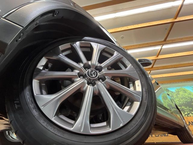 �y���������C���`�A���~�z�C�[���z�O�ςɃ}�b�`���������A���~�z�C�[���𑕒����Ă���܂��B�e��ЊO�A���~�z�C�[����A�X�^�b�h���X�^�C�����戵�����Ă���܂��B���񂲑��k����������