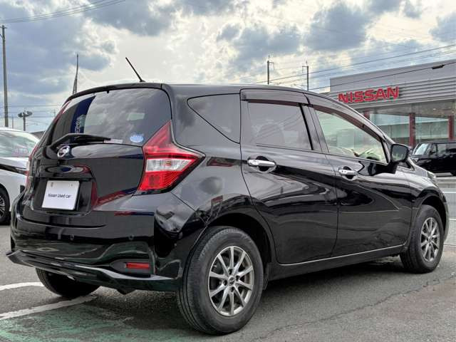 ノート1.2 X FOUR スマートセーフティエディション 4WD