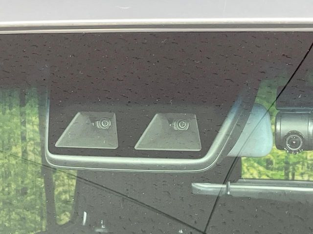 �y�X�}�[�g�A�V�X�g�z���s���ɑO���̎ԗ�����F�����A�Փ˂������Ȏ��͌x��ƃu���[�L�ŏՓˉ���Ɣ�Q�y�����A�V�X�g�B�����S�Ƀh���C�u�����y���݂��������܂��B