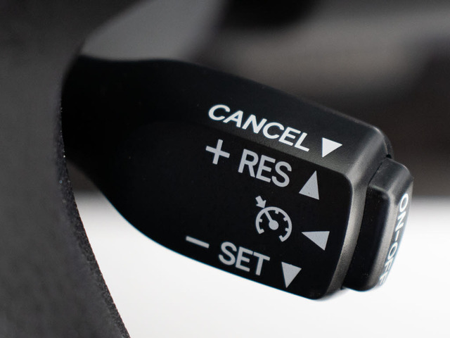 �y�I�[�g�N���[�Y�R���g���[���z���ځB�A�N�Z������Ȃ��ł��Ԃ������ŃX�s�[�h��ۂ��Ă����@�\�ł��������̍����͊y�X�ł��B