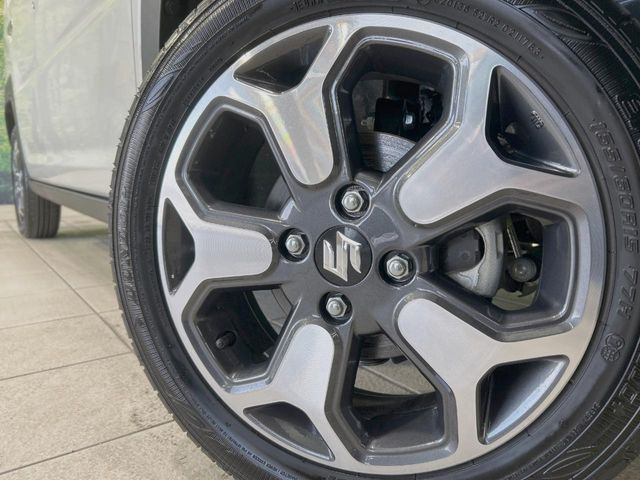 �y����15�C���`�A���~�z�C�[���z�O�ςɃ}�b�`���������A���~�z�C�[���𑕒����Ă���܂��B�e��ЊO�A���~�z�C�[����A�X�^�b�h���X�^�C�����戵�����Ă���܂��B���񂲑��k����������