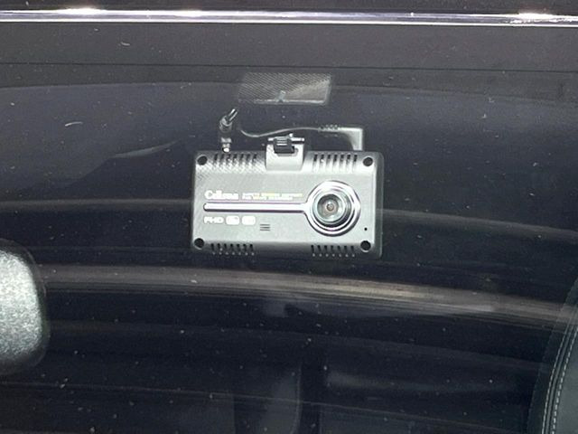 【ドライブレコーダー】ドライブレコーダー装備!走行中はもちろん、あおり運転や事故に遭遇した際、映像で記録し、万一のリスクに備えます。※記録用SDカードはお客様ご自身でご準備いただく必要があります。