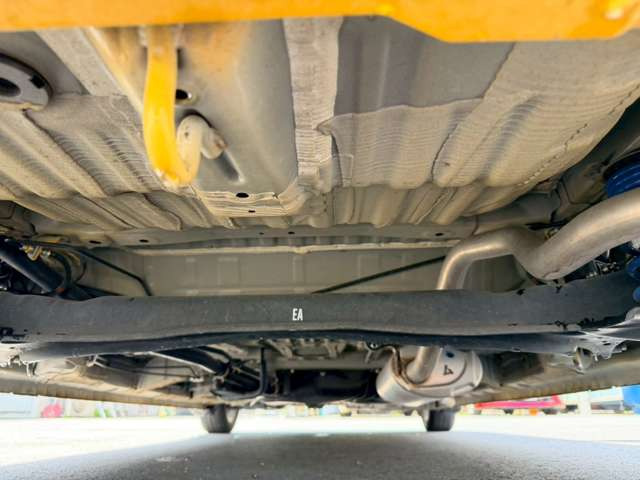 気になるお車がありましたら右の電話番号から直接お店にお問い合わせください。支払方法から車両情報、状態までなんでもご説明させて頂きます。スタッフ一同ご連絡お待ちしております。