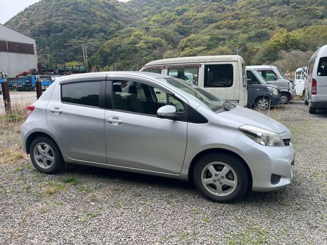 ヴィッツ1.3 F