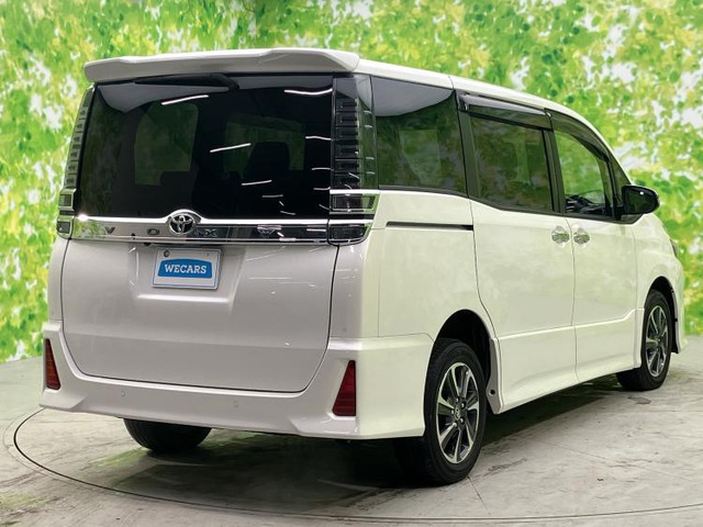 ヴォクシー2.0 ZS 煌III 4WD