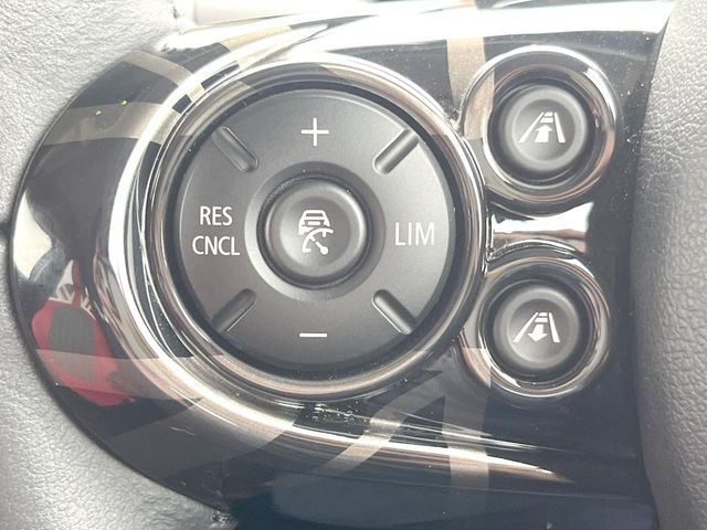 ���A�N�e�B�u�N���[�Y�R���g���[��:�O�̎ԂƂ̎Ԋԋ��������ɂƂ�A��葬�x�Ŏ������s���Ă���鎟����̃N���[�Y�R���g���[��!��ɍ������H�⎩���Ԑ�p���H�Ŏg�p����֗��ȋ@�\�ł�!